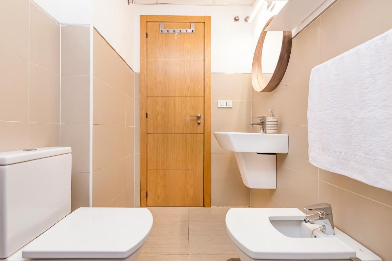 Apartament Maba/Private Backyard/Walk To Downtown/Large Smart Tv Malaga Zewnętrze zdjęcie